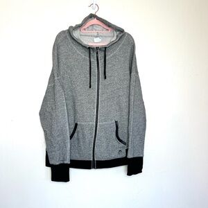 ⭐️ 3 for $25 Sale HEAD Women's Gray and Black Zip Up Hoodie